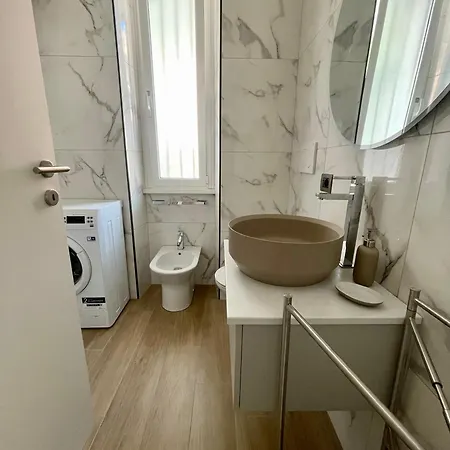 Aurelia's Hideaway, Near Vatican Rome