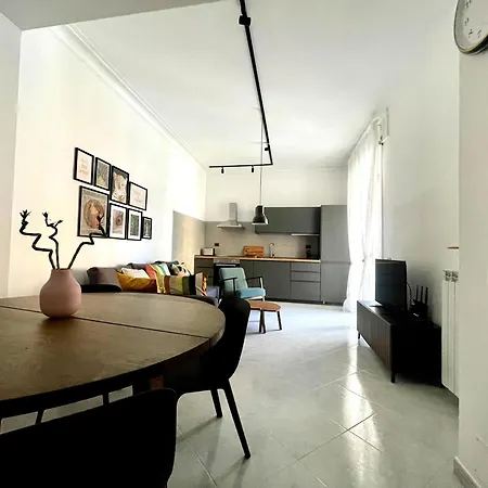 Aurelia's Hideaway, Near Vatican *