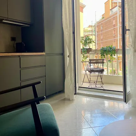 Aurelia's Hideaway, Near Vatican *