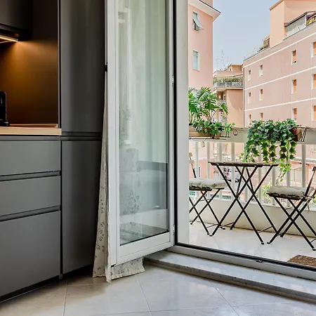 Aurelia's Hideaway, Near Vatican * ローマ