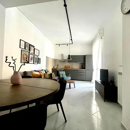 Aurelia's Hideaway, Near Vatican *
